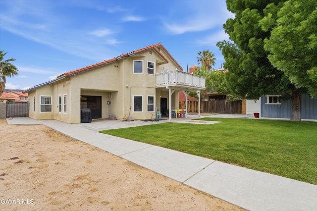 42718 Minstrel Drive, Lancaster, CA 93536