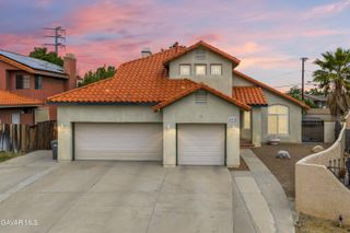 42718 Minstrel Drive, Lancaster, CA 93536