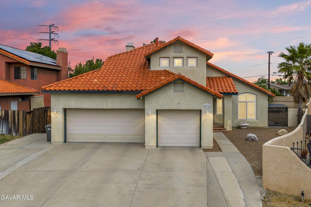 42718 Minstrel Drive, Lancaster, CA 93536