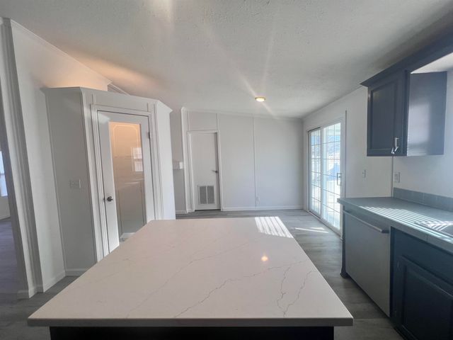 2605 W Oxberry St, Wichita, KS 67217