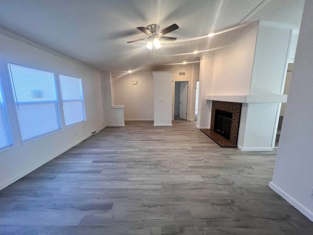 2605 W Oxberry St, Wichita, KS 67217