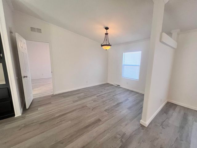 2605 W Oxberry St, Wichita, KS 67217