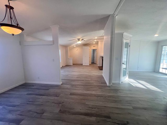 2605 W Oxberry St, Wichita, KS 67217