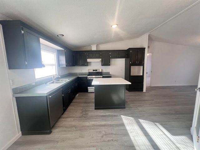 2605 W Oxberry St, Wichita, KS 67217