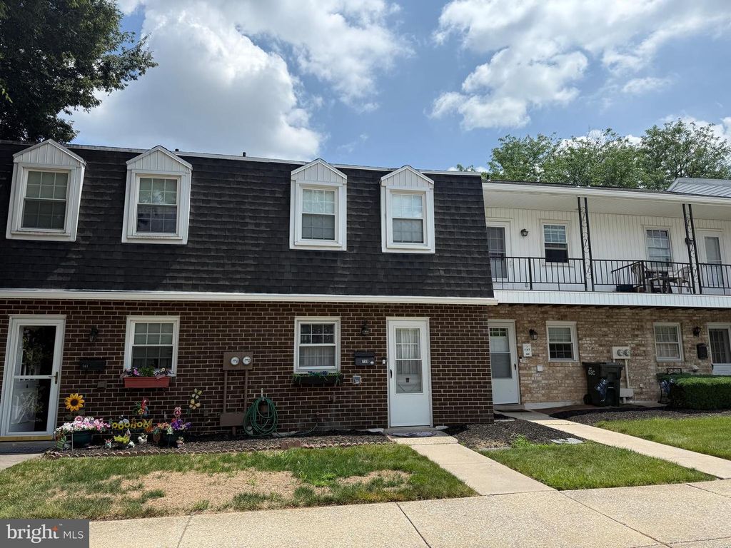 759 COLONY DR, York, PA 17404