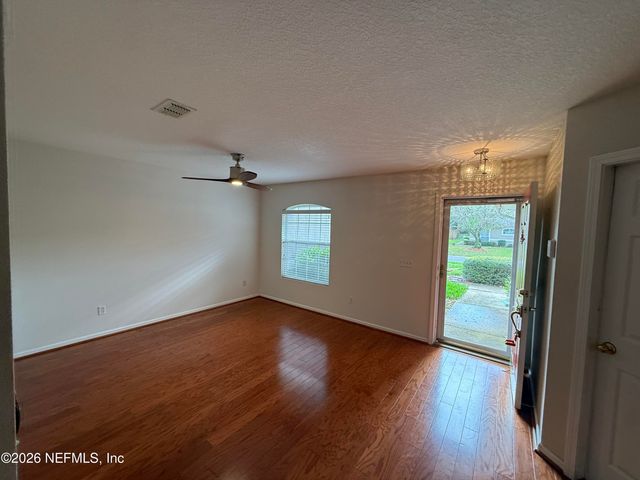 1590 VINELAND Circle B, Fleming Island, FL 32003