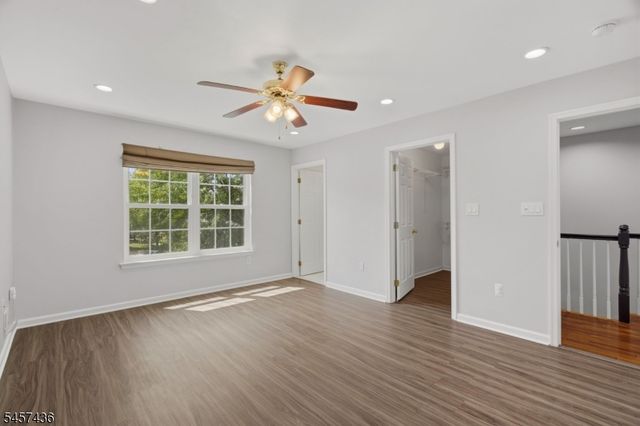 8 Ashley Ct, Franklin Twp., NJ 08873