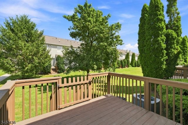 8 Ashley Ct, Franklin Twp., NJ 08873