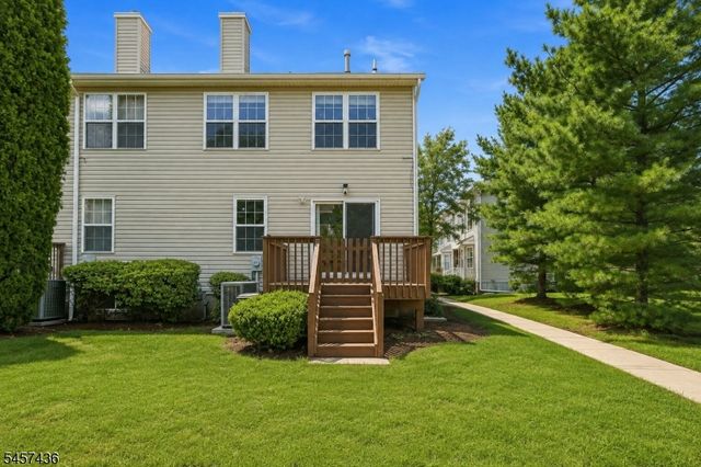 8 Ashley Ct, Franklin Twp., NJ 08873