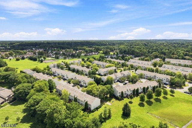 8 Ashley Ct, Franklin Twp., NJ 08873