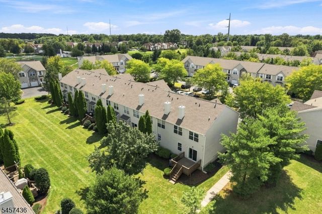 8 Ashley Ct, Franklin Twp., NJ 08873