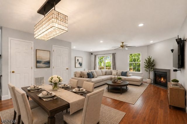 8 Ashley Ct, Franklin Twp., NJ 08873