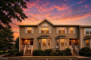 8 Ashley Ct, Franklin Twp., NJ 08873