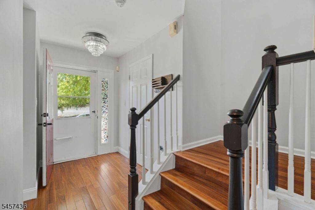 8 Ashley Ct, Franklin Twp., NJ 08873 — photo 2