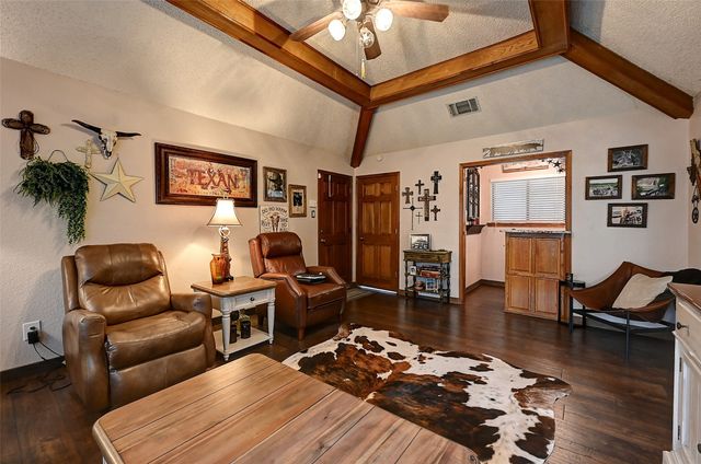 1916 Mill Run Drive, Arlington, TX 76006