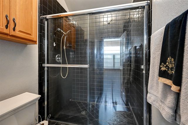 1916 Mill Run Drive, Arlington, TX 76006