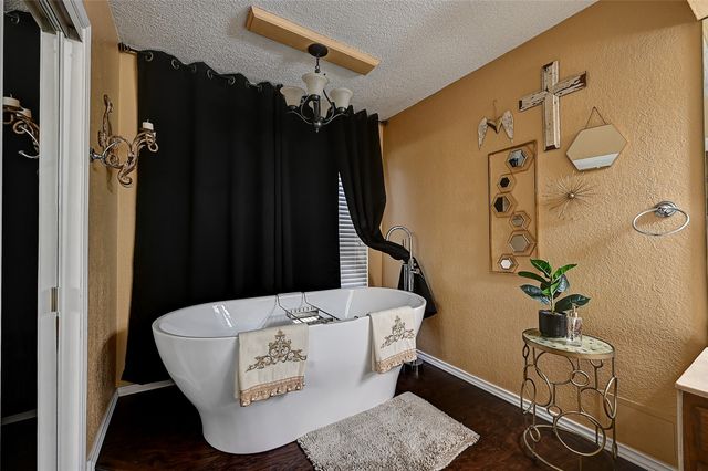 1916 Mill Run Drive, Arlington, TX 76006