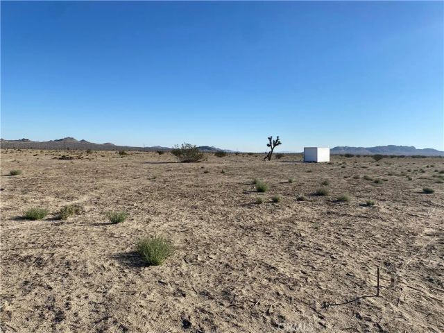 0 2, Palmdale, CA 93543