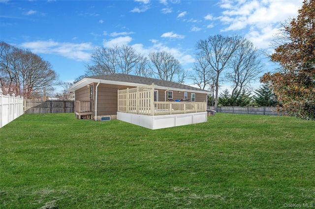 126 Floyd Road, Shirley, NY 11967