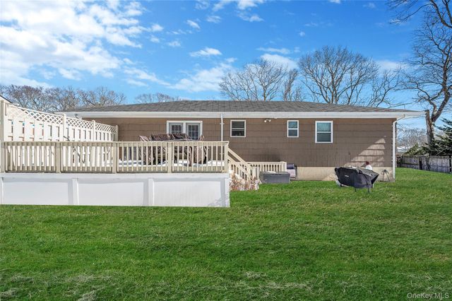 126 Floyd Road, Shirley, NY 11967