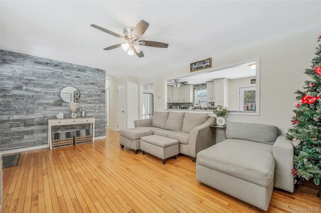 126 Floyd Road, Shirley, NY 11967