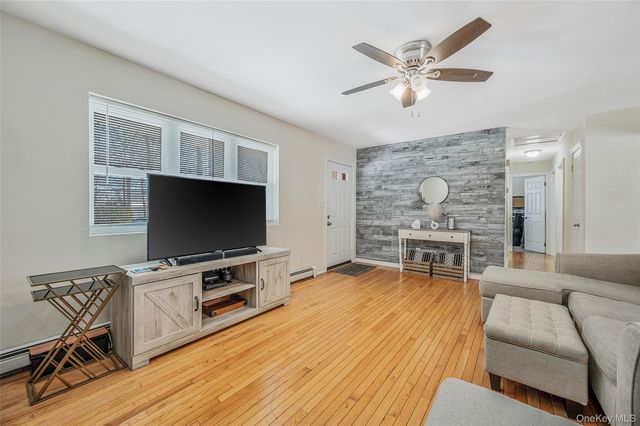 126 Floyd Road, Shirley, NY 11967