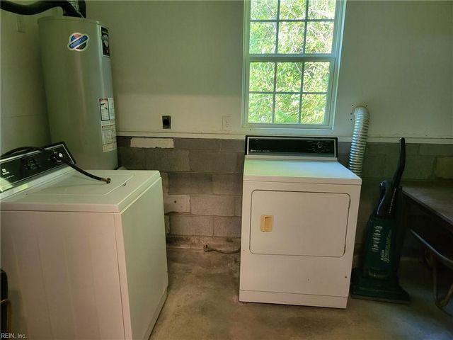 122 Longhill RD, Williamsburg, VA 23185