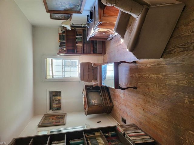 122 Longhill RD, Williamsburg, VA 23185