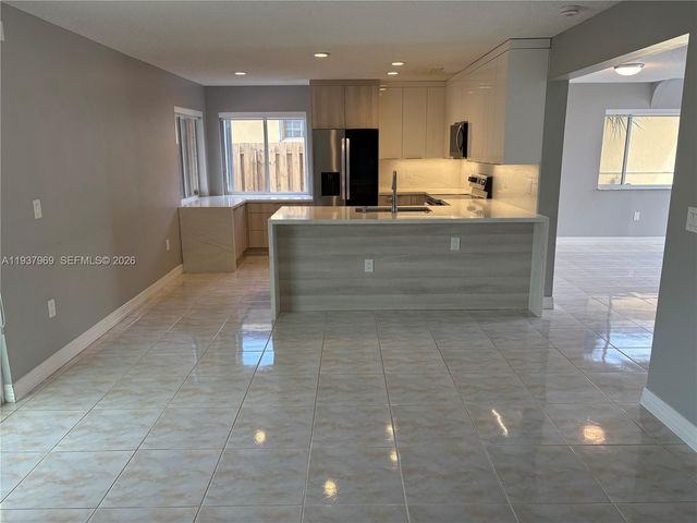 117 Danielle Ct, Weston, FL 33326