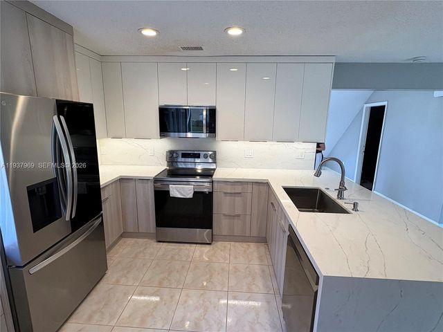 117 Danielle Ct, Weston, FL 33326