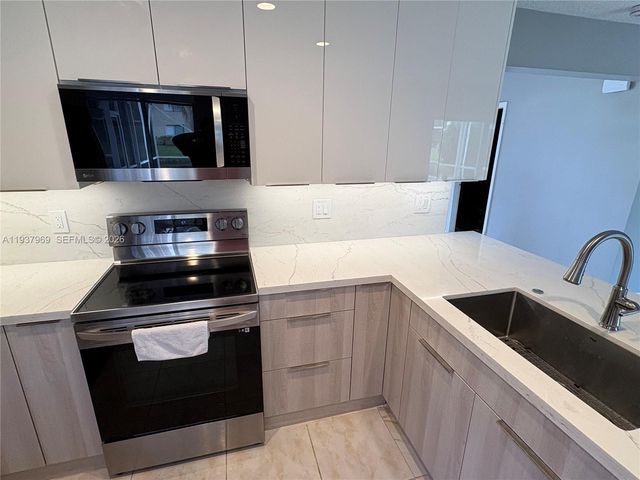 117 Danielle Ct, Weston, FL 33326