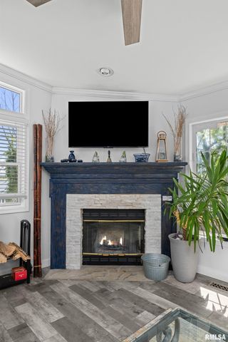 24901 179TH Street Place, Pleasant Valley, IA 52767