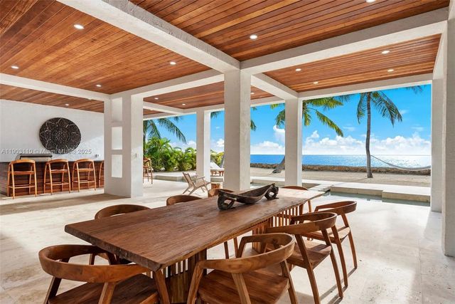 60 Ocean Front Dr, Key Largo, FL 33037