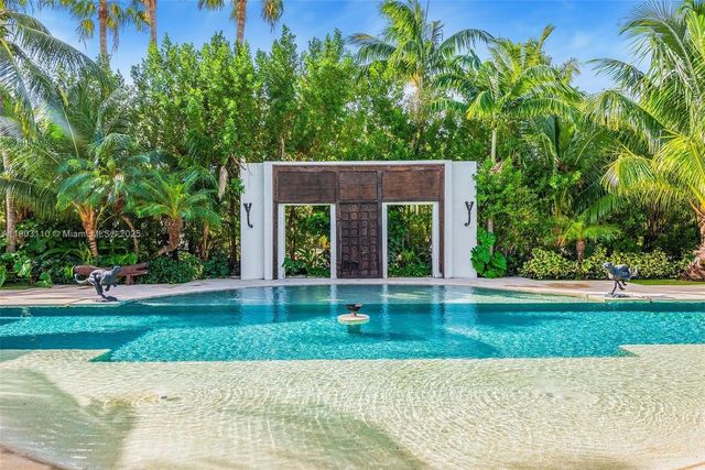 60 Ocean Front Dr, Key Largo, FL 33037