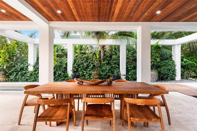 60 Ocean Front Dr, Key Largo, FL 33037