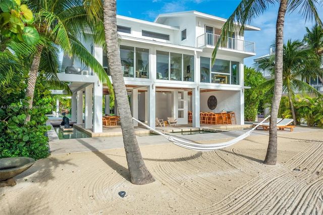 60 Ocean Front Dr, Key Largo, FL 33037