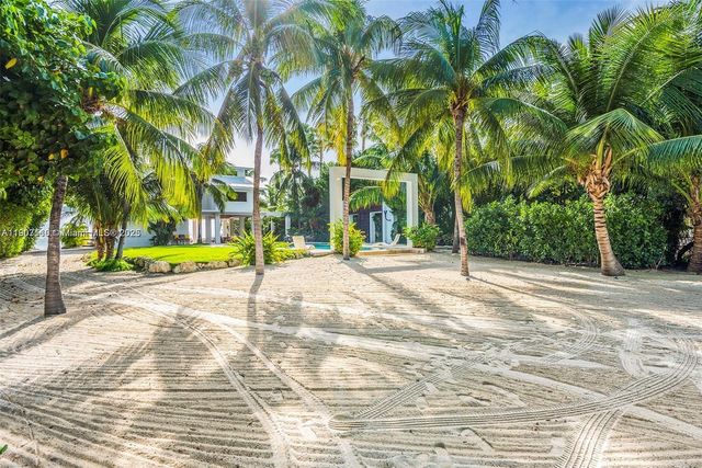 60 Ocean Front Dr, Key Largo, FL 33037