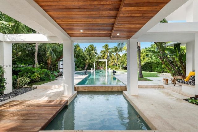 60 Ocean Front Dr, Key Largo, FL 33037