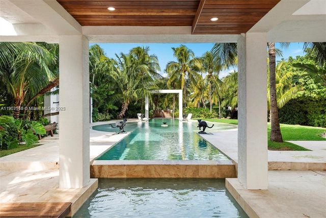 60 Ocean Front Dr, Key Largo, FL 33037