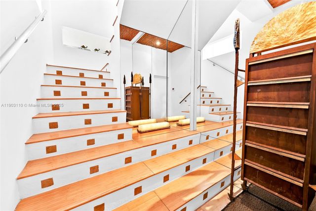 60 Ocean Front Dr, Key Largo, FL 33037