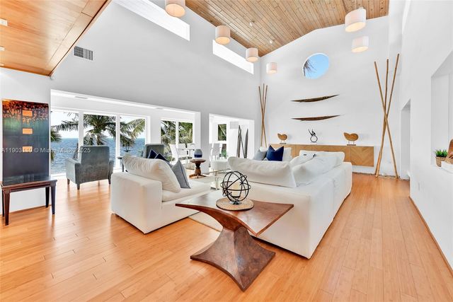 60 Ocean Front Dr, Key Largo, FL 33037