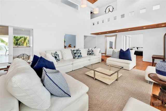 60 Ocean Front Dr, Key Largo, FL 33037