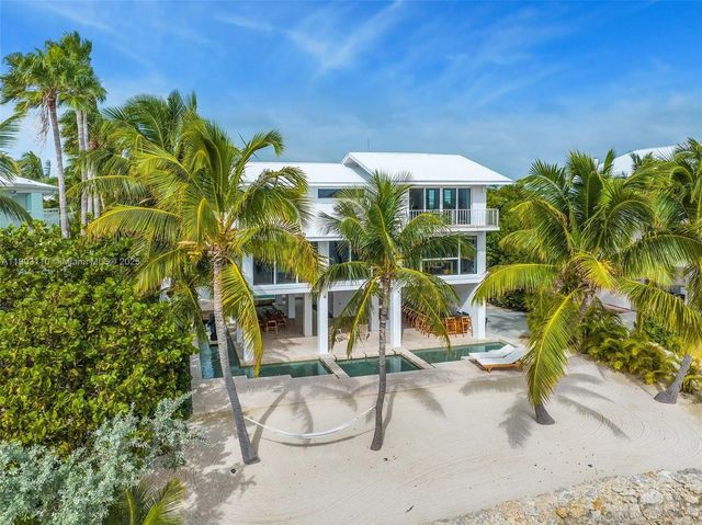 60 Ocean Front Dr, Key Largo, FL 33037