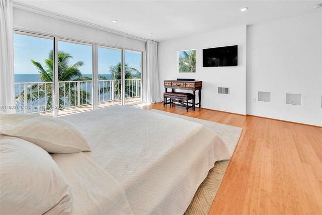 60 Ocean Front Dr, Key Largo, FL 33037