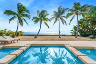 60 Ocean Front Dr, Key Largo, FL 33037