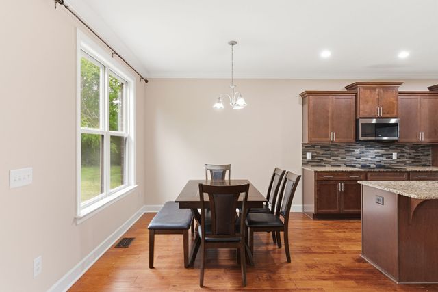 1038 Island Brook Dr, Hendersonville, TN 37075