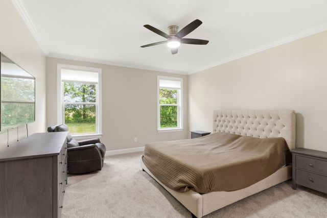 1038 Island Brook Dr, Hendersonville, TN 37075