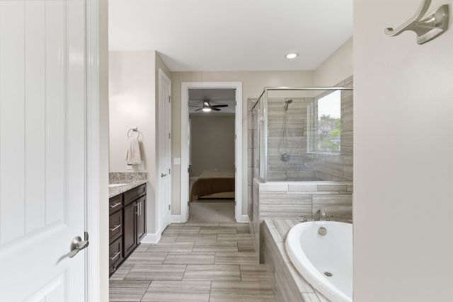 1038 Island Brook Dr, Hendersonville, TN 37075