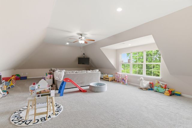 1038 Island Brook Dr, Hendersonville, TN 37075