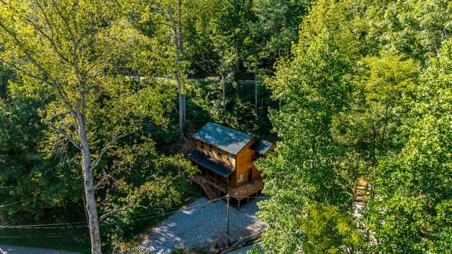 1423 School House Gap Rd, Sevierville, TN 37876